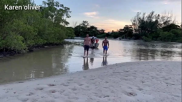 Dei gostoso para os maridos das minhas amigas gozamos horrores juntos: